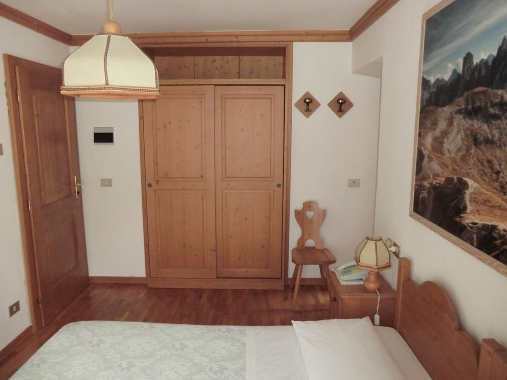 Albergo Garni Ajarnola Auronzo di Cadore Exterior photo