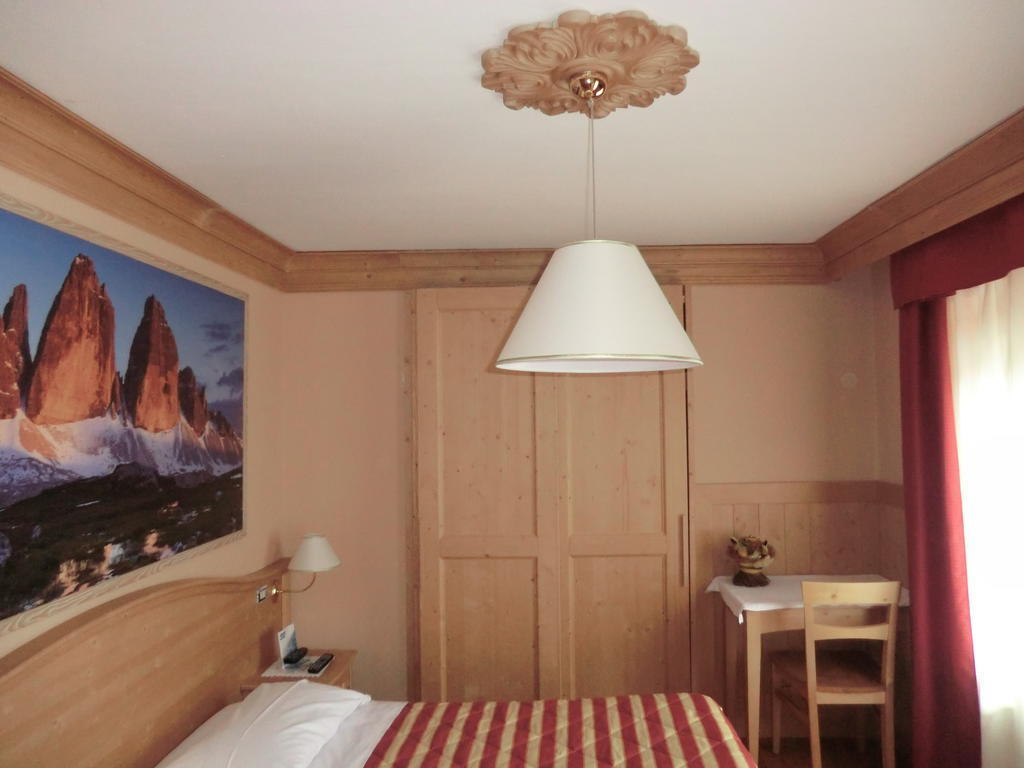 Albergo Garni Ajarnola Auronzo di Cadore Room photo