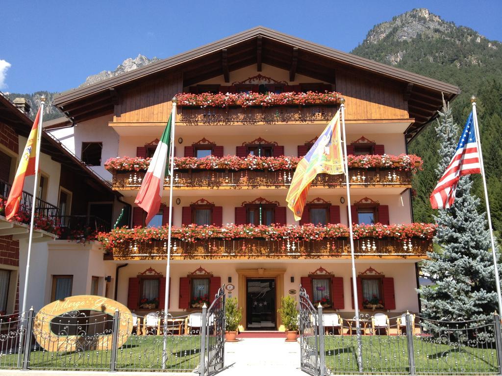 Albergo Garni Ajarnola Auronzo di Cadore Exterior photo
